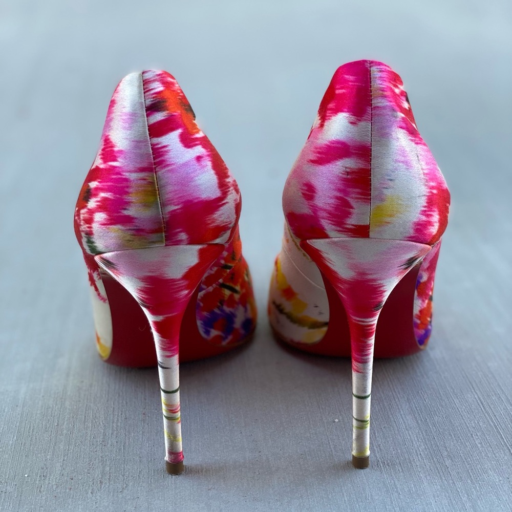 Limited Edition Satin Print Silk Point-Toe Pumps - Picture 4 of 7